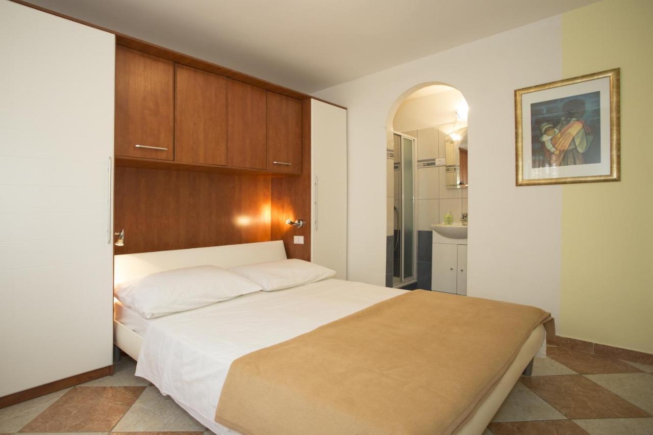 Apartments By The Sea Mavarstica, Ciovo - 12696 Trogir Exterior foto