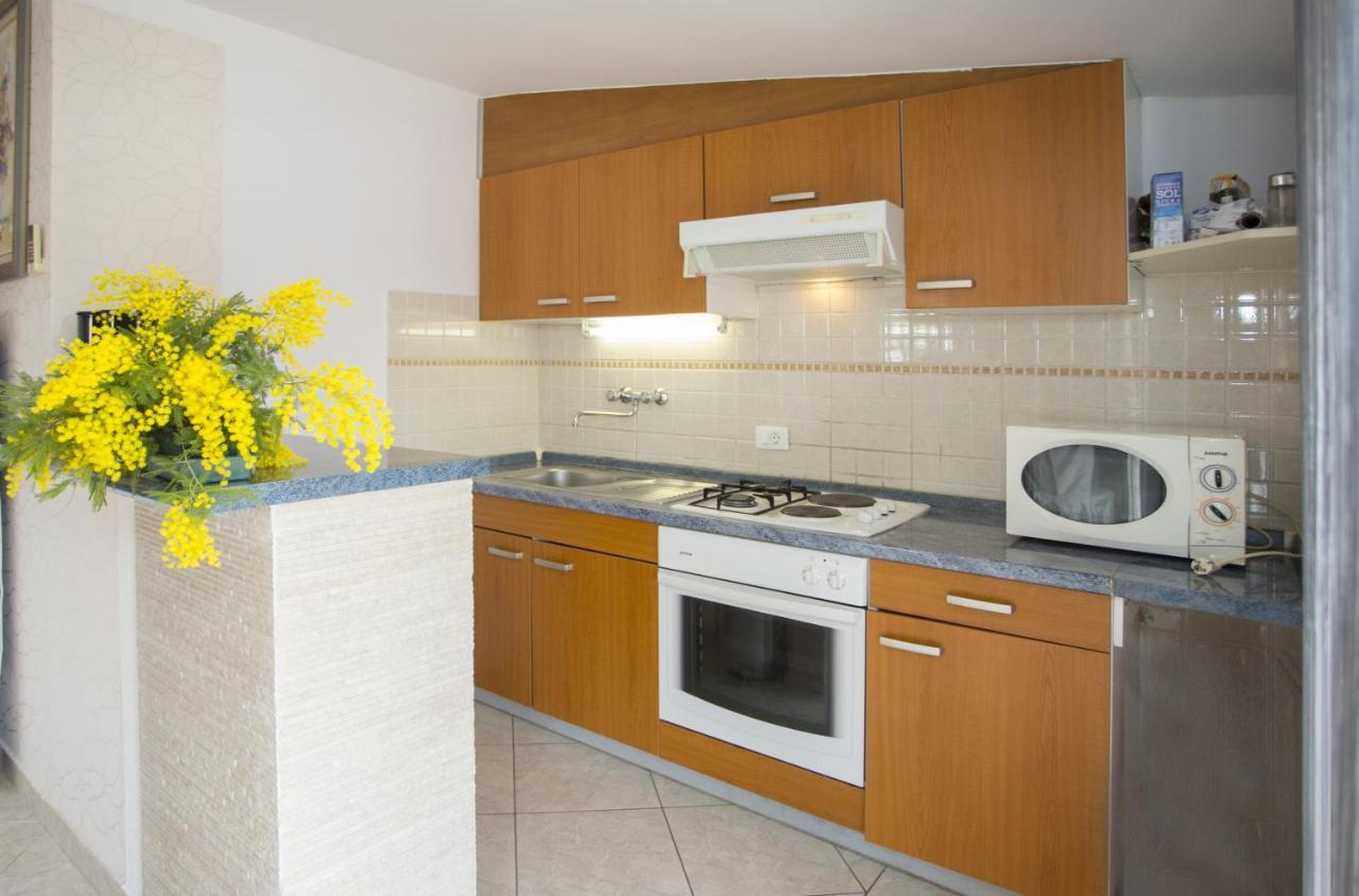 Apartments By The Sea Mavarstica, Ciovo - 12696 Trogir Exterior foto